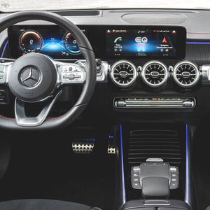 Schick eingerichtet und auf der Höhe der Zeit ist das Cockpit des EQB.(Bild:  Mercedes-Benz)