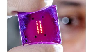 A look at a polymer film that can be switched by light. With this, circuits can be constructed that can then be controlled with light. Read about what this entails... (Image:Uni Jena / J. Meyer)