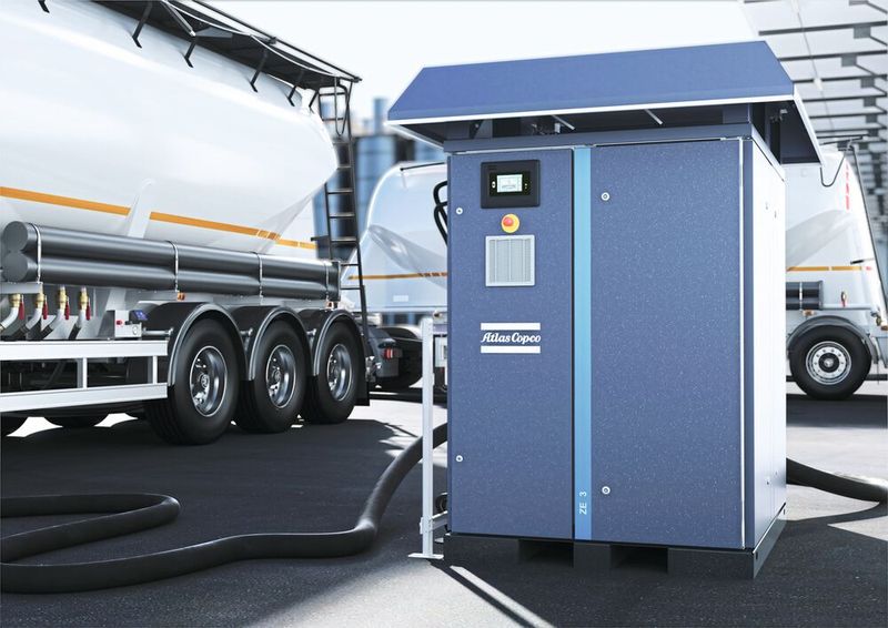 Die neuen ZE-3-Niederdruckkompressoren von Atlas Copco eignen sich zum Entladen von Schüttgut aus Lkw-Tanks sowie für andere Förderzwecke.  (Bild: Atlas Copco)