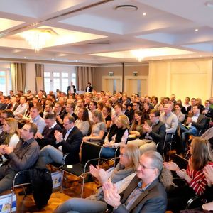 (Zietz / »kfz-betrieb«)