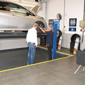 (Rubbel / »kfz-betrieb«)