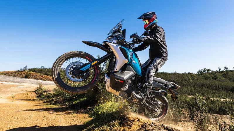 Bereits ab Juni 2025 können auch die ersten, stark nachgefragten Modelle – 450MT, 700MT,  800MT-X, 800MT Explore, 125NK, 675NK und 675SR-R – an die Händler in Deutschland und  Österreich ausgeliefert werden. (Bild:  CF Moto)