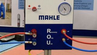 Mahle Recovery Only Unit: Sie entfernt das Kältemittel aus der Klimaanlage. (Jan Rosenow)