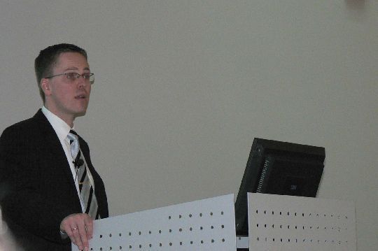 Dr. Bernd Kuhlenkötter, ABB, zeigt Technologietrends bei ABB auf (Archiv: Vogel Business Media)