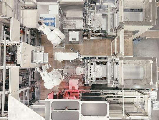 Autobagging-Tools von CTS: Das neue System kombiniert Verpackungsmaschine, Prüfkammer, Handhabungsroboter und alle weiteren Komponenten in einer Komplettzelle.(Bild:  CTS)