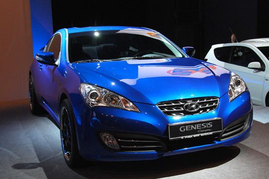 Das Genesis Coupé kommt im Sommer - wahlweise mit einem 210 PS starken Zwei-Liter-Turbo oder einem 3,8-Liter-V6 unter der Haube, der 303 PS leistet. (Archiv: Vogel Business Media)