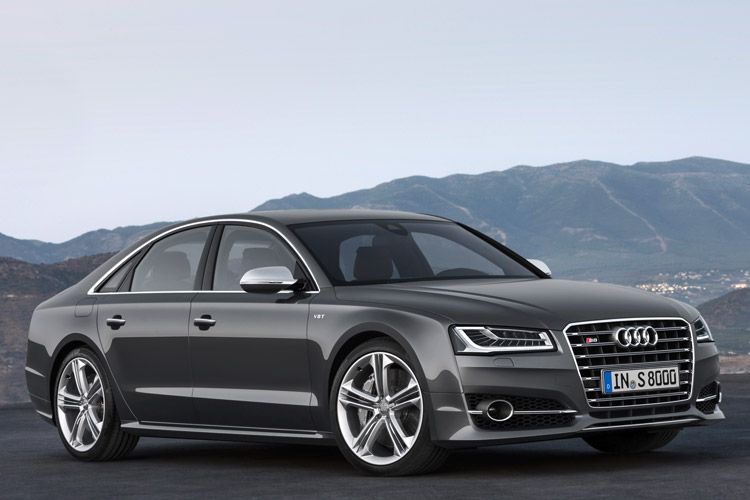 Neben der „Vernunftversion“ gibt es natürlich auch eine Sportversion. Der S8 beschleunigt mit 520 PS in 4,2 Sekunden von 0 auf 100. (Foto: Audi)