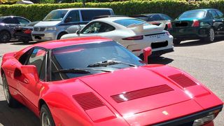 Diesen Ferrari 288 GTO hat ein dreister Dieb in Neuss während einer Probefahrt geklaut. (Polizei Düsseldorf)