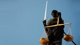 Mit dem vermehrten Einsatz von IoT-Geräten und künstlicher Intelligenz erhöht sich auch das Risiko für Sicherheitslücken. Deshalb werden haftungsrechtliche Regelungen zunehmend relevanter und notwendig. (Bild: gemeinfrei)