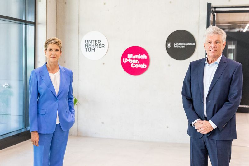 Bei der Eröffnungsfeier des Colab: Susanne Klatten, Aufsichtsratsvorsitzende von UnternehmerTUM mit Münchens Oberbürgermeister Dieter Reiter (Unternehmer TUM)