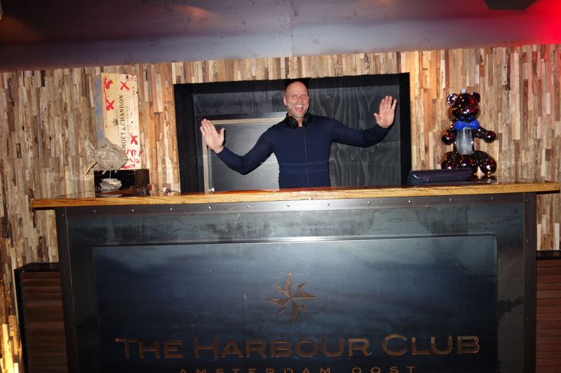 Der DJ sorgte für die richtige Musik. (Bild: IT-BUSINESS)