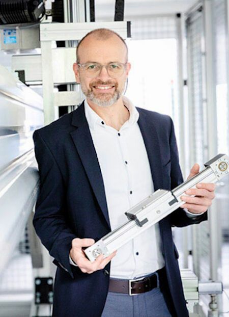 Dr. Gregor Langer übernahm 2021 die Geschäftsführung der RK Rose+Krieger GmbH.(Bild:  RK Rose+Krieger)