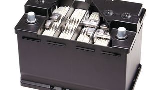 Das Innenleben verschiedener Starterbatterie-Arten unterscheidet sich stark. (Johnson Controls)