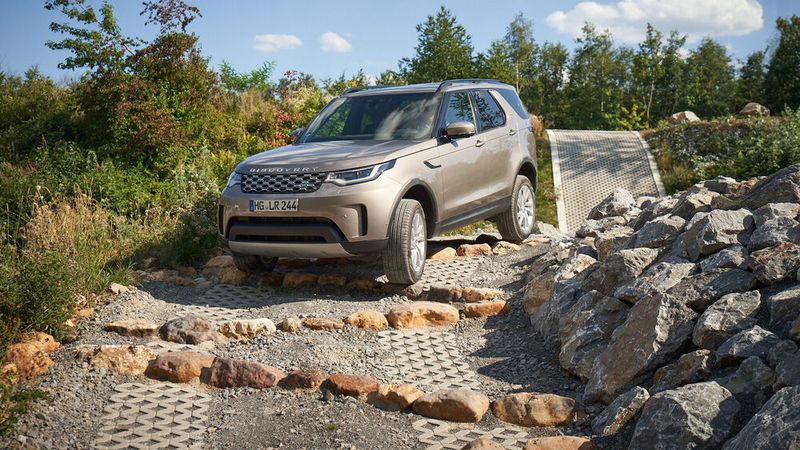 Falls gewünscht, erhalten die Fahrer nach der Bewältigung des Offroad-Geländes ein Kurzvideo, das mithilfe von künstlicher Intelligenz erstellt wird. (Bild: Torsten Klinkow)