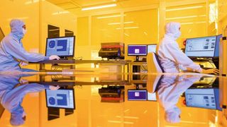 Reinraum für die Herstellung dünner Schichten für die Mikroelektronik. (Jürgen Lösel / IFW Dresden)