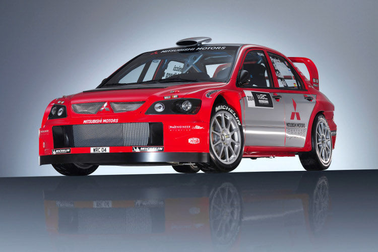 Mitsubishi trat mit dem Lancer WRC in den Jahren 2001 bis 2005 auch in der Rallye-Weltmeisterschaft an, doch die Erfolge blieben gezählt. Der Automobilhersteller beendete daraufhin das Programm ersatzlos. (Foto: Mitsubishi)