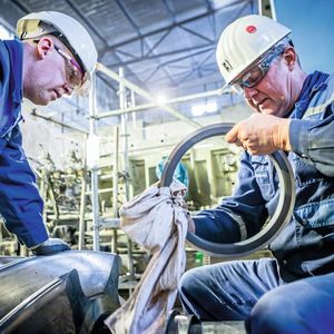 Vorbereitungen für den Einbau der Rotoren(Bild:  Aerzen)
