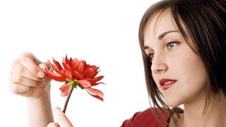 Nicht nur in Sachen Liebe: Auch die Frage, ob Messen in naher Zukunft stattfinden, gleicht einem Spiel mit 50:50-Chance.  (Adobe Stock 8969880)