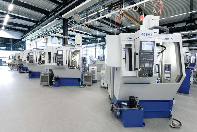 Bei Willemin-Macodel ist nur die Montage und Inbetriebnahme der Maschinen angesiedelt. Strategisch wichtige Komponenten werden aber von Zulieferern aus der Region gefertigt. (Bild: Willemin-Macodel)