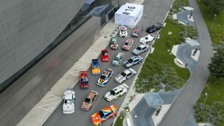 Die Eröffnung der Art-Car-Ausstellung bildet zugleich den Abschluss der BMW-Art-Car-World-Tour, die die Sammlung nach Stationen in über 30 Ländern weltweit sichtbar gemacht hat. (Bild: BMW AG)