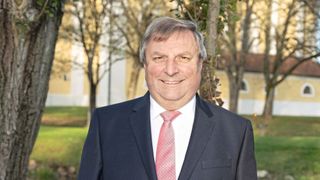 Johann Weber: Der langjährige Vorstandsvorsitzende der Zollner Elektronik AG ist seit 2021 im Ruhestand. (Bild: Heidi Klein)