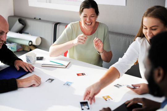 Eine effektive und effiziente Möglichkeit, um Kunden zu gewinnen und zu binden, ist der User Generated Content. So können die Kunden selbst kreativ werden und Erfahrungen austauschen. Eine effektive und effiziente Möglichkeit, um Kunden zu gewinnen und zu binden, ist der User Generated Content. So können die Kunden selbst kreativ werden und Erfahrungen austauschen.