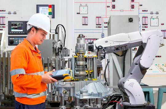 Forscher am Fraunhofer IPK denken die industrielle Fertigung neu. Demnach gehört den sogenannten produktagnostischen Maschinen und Anlagen die Zukunft. Werden diese sinnvoll vernetzt, suchen sich Werkstücke sogar den Weg durch die Fertigungslandschaft von selbst. Forscher am Fraunhofer IPK denken die industrielle Fertigung neu. Demnach gehört den sogenannten produktagnostischen Maschinen und Anlagen die Zukunft. Werden diese sinnvoll vernetzt, suchen sich Werkstücke sogar den Weg durch die Fertigungslandschaft von selbst.