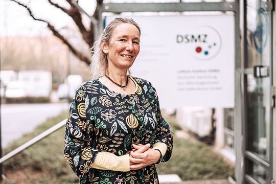 PD Dr. Sabine Gronow, Leiterin der Arbeitsgruppe Pathogene am Leibniz-Institut DSMZ(Bild:  DSMZ)