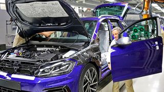 Volkswagen hat sich neue Ziele im Rahmen des Umweltprogramms „Think Blue. Factory.“ gesetzt. Aus 25 Prozent geringerem Ressourcenverbrauch werden jetzt 45 Prozent. (Volkswagen)