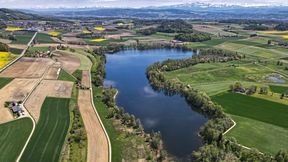 Luftaufnahme des Hüttwilersees im Kanton Thurgau. Die Sedimente in diesem und zwei weiteren Seen gewähren Einblicke in die Pflanzenvielfalt seit der Jungsteinzeit.  (Bild: Thomas Stadler, Zürich)
