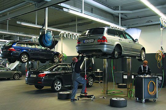 Energieampeln laden auch die Fahrzeugbatterien auf. (Archiv: Vogel Business Media)