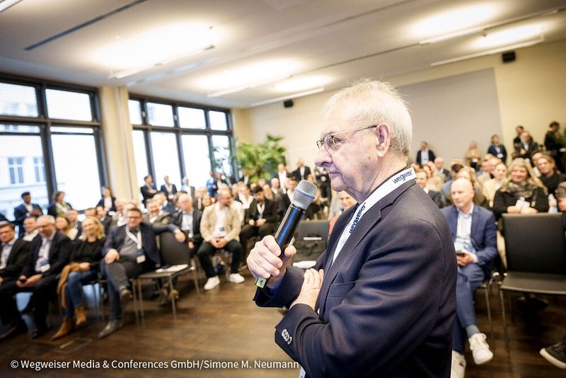 ... mit gut besuchten Vorträgen, Präsentationen und Diskussionsrunden. (Bild: © Wegweiser Media & Conferences GmbH / Simone M. Neumann)