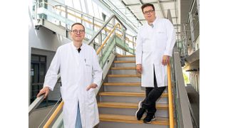 Untersuchten die A2B-Rezeptoren in braunem Fettgewebe: Prof. Dr. Alexander Pfeifer (links) und Dr. Thorsten Gnad (rechts) vom Institut für Pharmakologie und Toxikologie des Universitätsklinikums Bonn. (Bild: (c) Katharina Wislsperger/UKBonn)