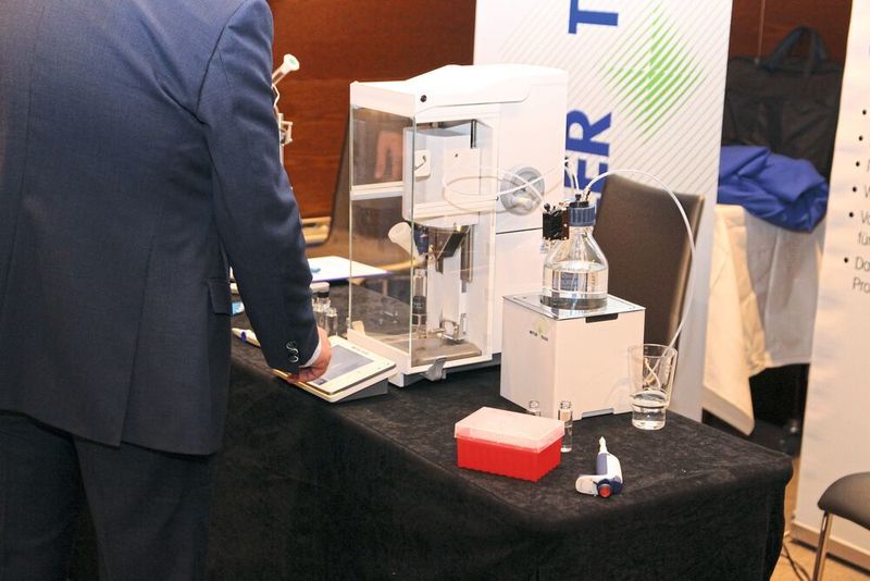 Mithilfe des Quantos-Systems von Mettler können Anwender u.a. vollautomatisiert HPLC-Verdünnungsreihen erstellen. (LABORPRAXIS/Ottleben)