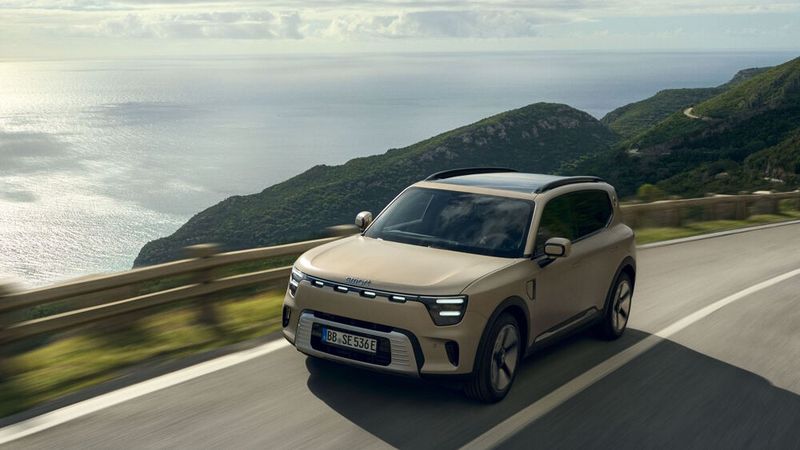 Die Preise für das rund 4,70 Meter lange und bis zu 587 PS starke SUV starten bei rund 46.000 Euro. (Bild: Smart)