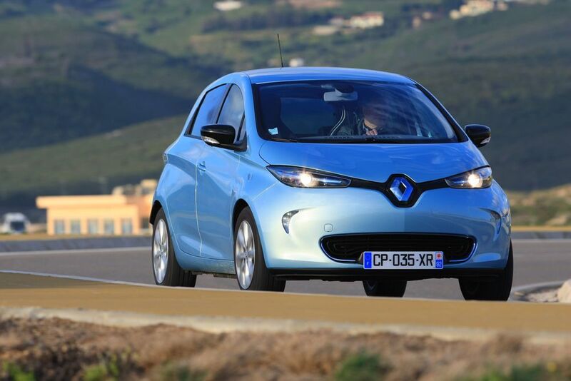 Platz 5: Renault Zoe – der französische Verkaufsschlager ist ein alltagstauglicher Viersitzer mit einer 22 kWh großen Batterie, die eine Reichweite von bis zu 240 Kilometer erlaubt. Auf 100 Kilometer begnügt sich der Franzose mit lediglich 13,3 kWh Strom. (Renault)