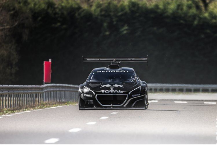 Da das Rennen startet auf einer Höhe von 2.865 Meter und endet erst auf 4.301 Meter. (Foto: Peugeot)