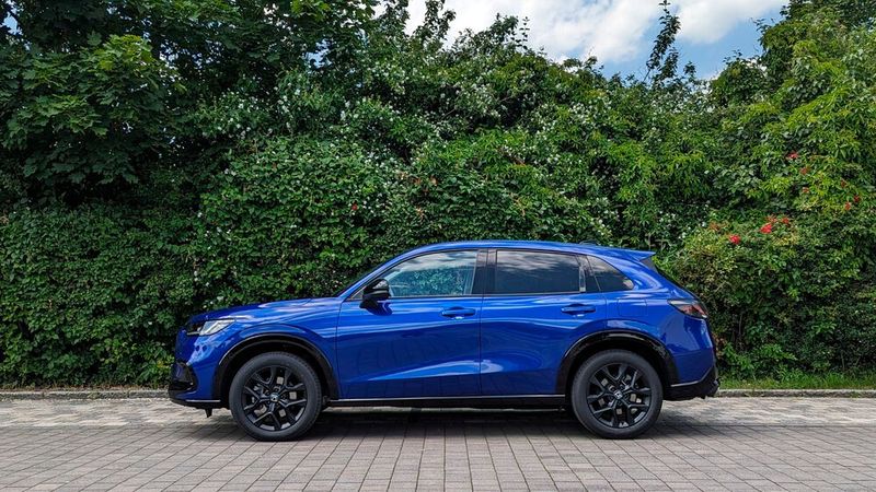 Dagegen wirkt der ZR-V konservativer.  (Bild: Rosenow – VCG)