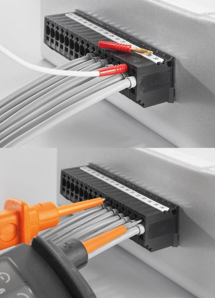 Der integrierte Prüfabgriff ermöglicht es, dass der Service das Potenzial sicher abgreifen kann – mit Prüfstecker oder Tester. (Bilder: Weidmüller)