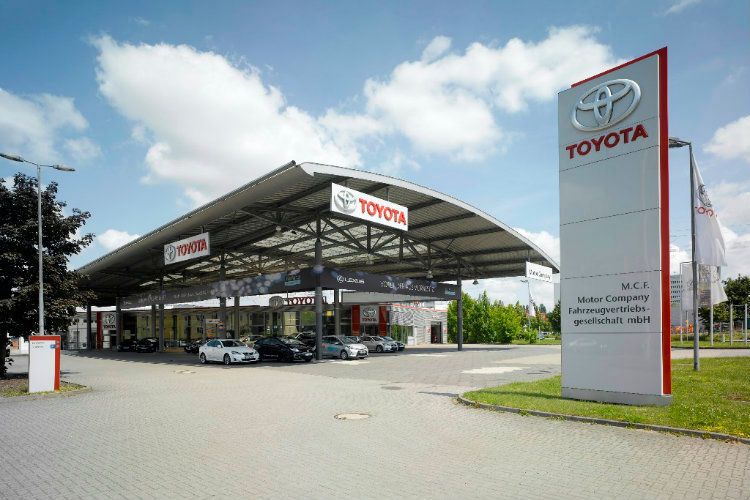 Die Berliner Motor Company hat 2016 ihr 40-jähriges Firmenjubiläum gefeiert – mit mehr Umsatz, mehr Marken, mehr Investitionen und einem überaus motivierten Team.  In den kommenden Jahren investiert sie drei Millionen Euro in ihre Standorte. (Motor-Company)
