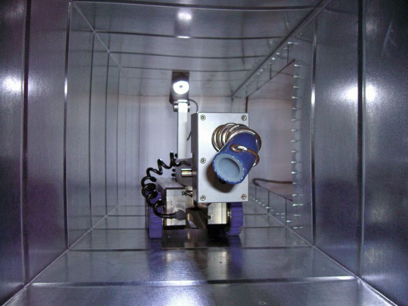 Bild 2: Der Marsrover? Nein, Ice Blaster Robot heißt der kleine Reinigungsroboter. Er verfügt über eine Videokamera, sodass alle Ergebnisse dokumentiert werden können. (Bild: Eiskalt Sauber)