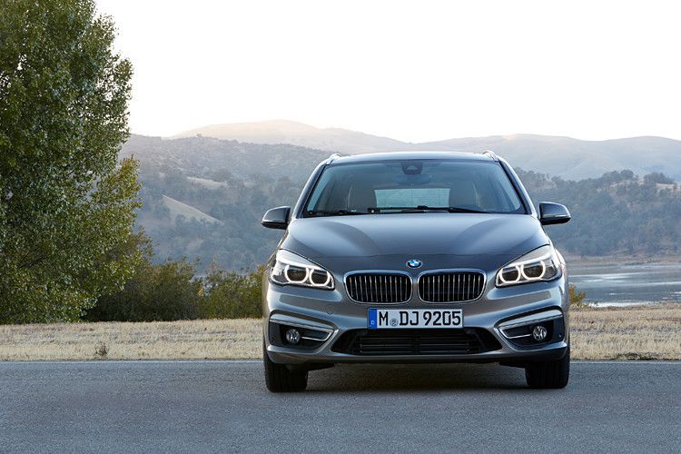 Den BMW 216d Active Tourer gibt’s als Basis-Modell für 29.150 Euro. (Foto: BMW)