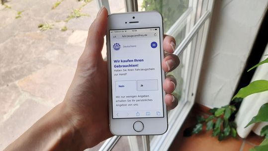 Wer sein Auto an die Emil-Frey-Gruppe verkaufen möchte, hat zwei digitale Ankaufsstrecken zur Auswahl.(Bild:  Simon/»kfz-betrieb«)