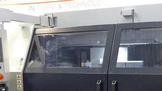 Mit der UGM3100NC lassen sich Rund-, Plan- und Innenschleifoperationen in einer Aufspannung präzise, schnell und wirtschaftlich durchführen. (Okamoto)