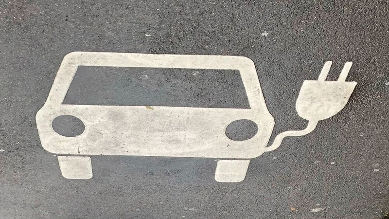 Die Förderung für E-Autos wird stufenweise verringert. Die Förderung für E-Autos wird stufenweise verringert.