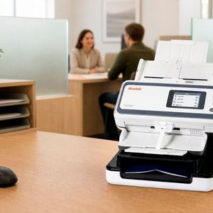 Kodak Alaris bietet für die N2000-Serie Flachbett-Zusatzmodule an. Hier ist das Modul für das Scannen von Passdokumenten montiert. (Bild: Kodak Alaris)