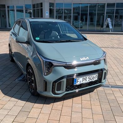 Der Kia Picanto ist ein schicker Kleinwagen, dessen Qualitäten sich vor allem im Stadtverkehr zeigen. (Bild: VCG - Mauritz)