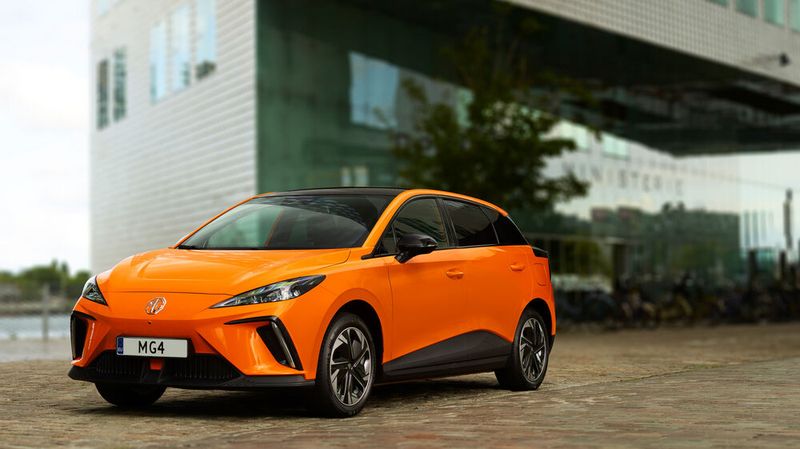 Den MG4 gibt es nun mit größerer Batterie.(Bild:  MG Motor)