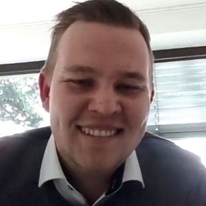 Christoph Stricker stellte eine Studie des ZDK über die Elektromobilität und ihre Auswirkungen auf das Kfz-Gewerbe vor. (Bild:  Pfaff/»kfz-betrieb«)