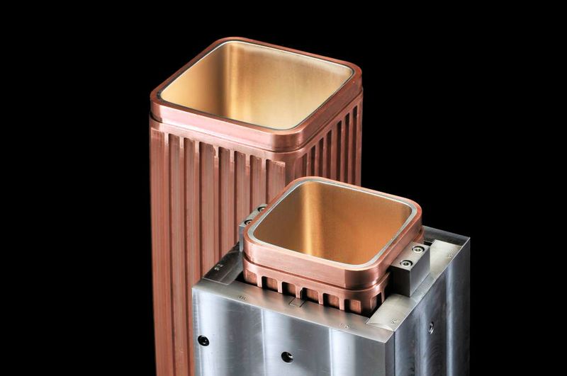 Wassergekühlte Kupferkokillen sind das Herzstück jeder Stranggussanlage. (Bild: SMS Concast)